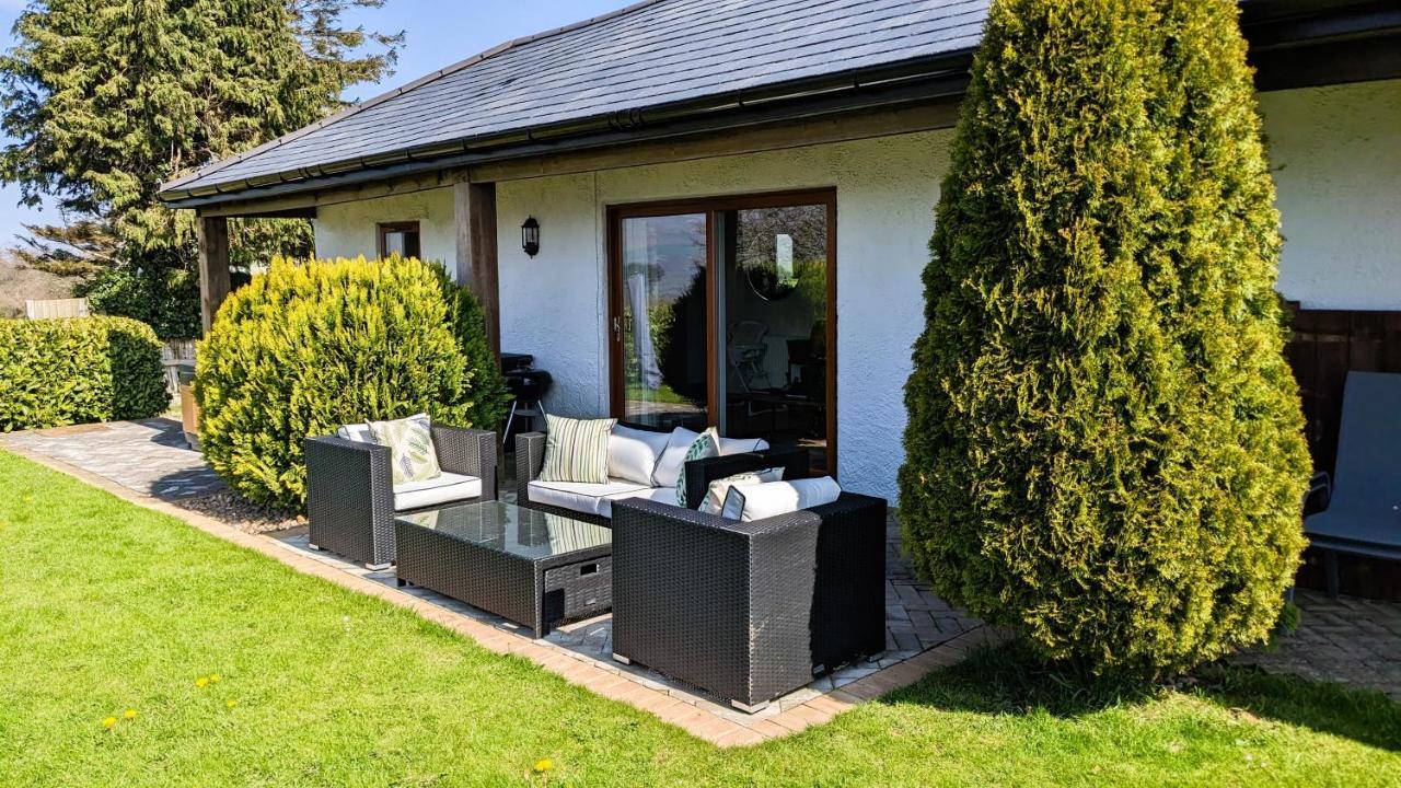 Laurel - Pet-Friendly Cottage With Indoor Pool, Hot Tub & Panoramic Snowdonia Views Colwyn Bay Esterno foto