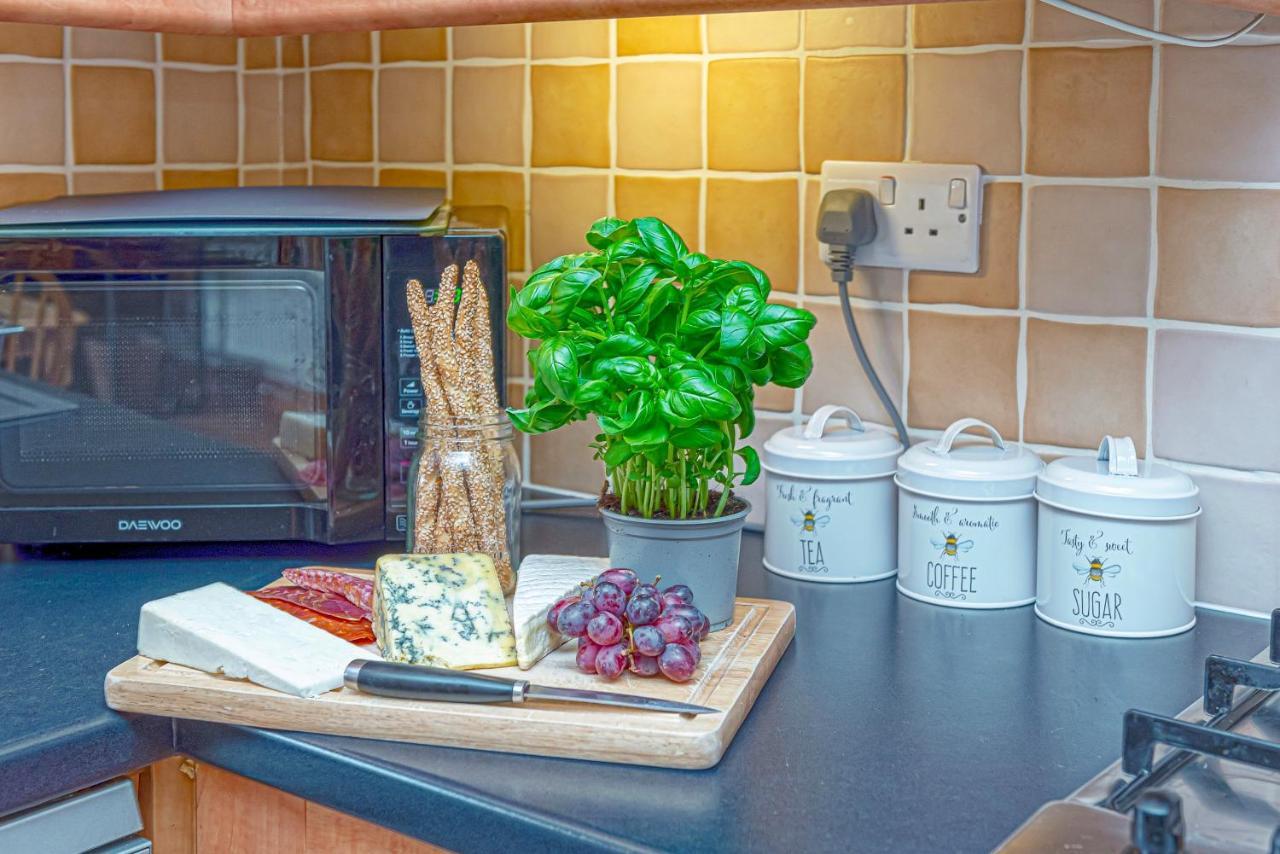 Laurel - Pet-Friendly Cottage With Indoor Pool, Hot Tub & Panoramic Snowdonia Views Colwyn Bay Esterno foto