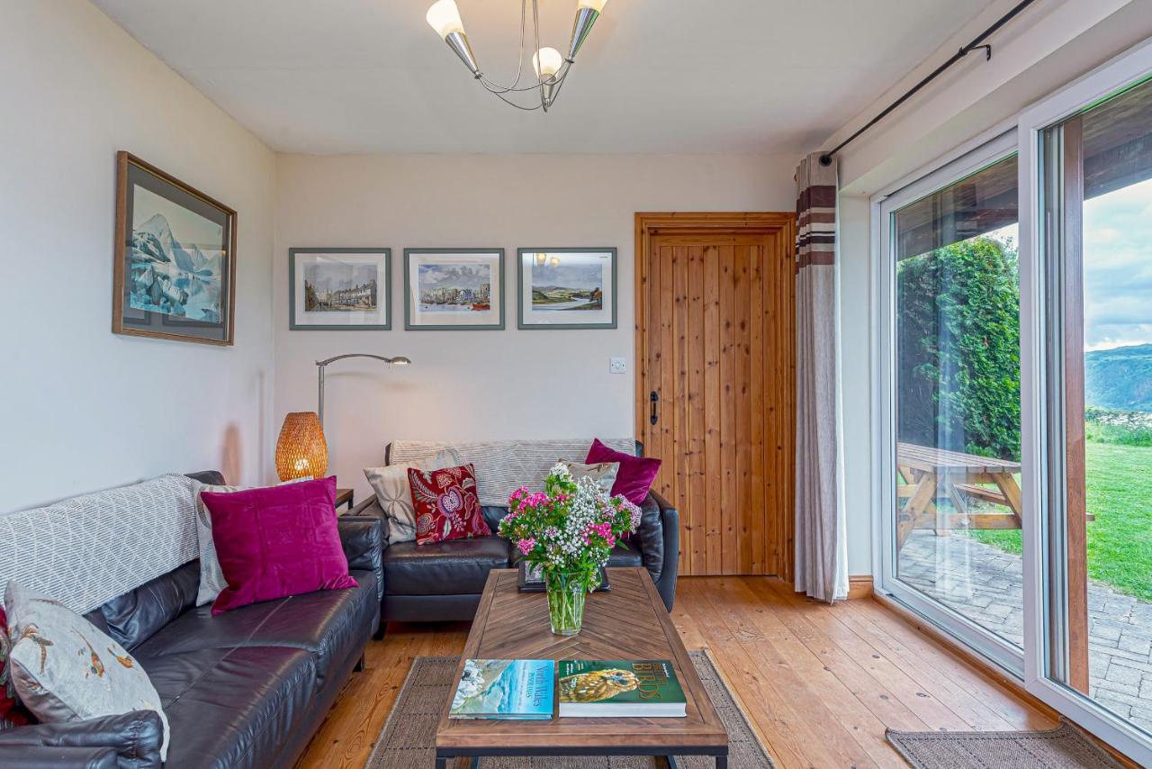 Laurel - Pet-Friendly Cottage With Indoor Pool, Hot Tub & Panoramic Snowdonia Views Colwyn Bay Esterno foto