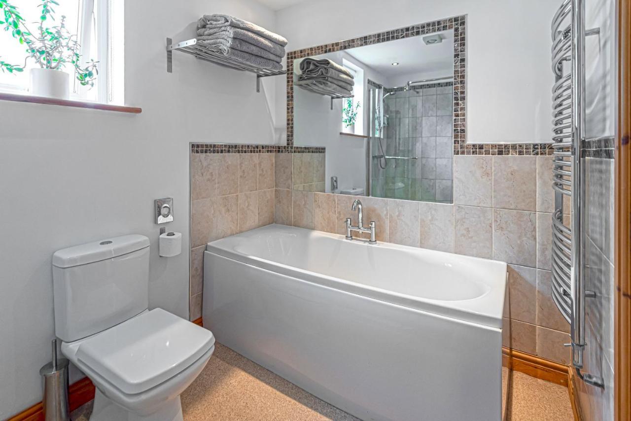 Laurel - Pet-Friendly Cottage With Indoor Pool, Hot Tub & Panoramic Snowdonia Views Colwyn Bay Esterno foto