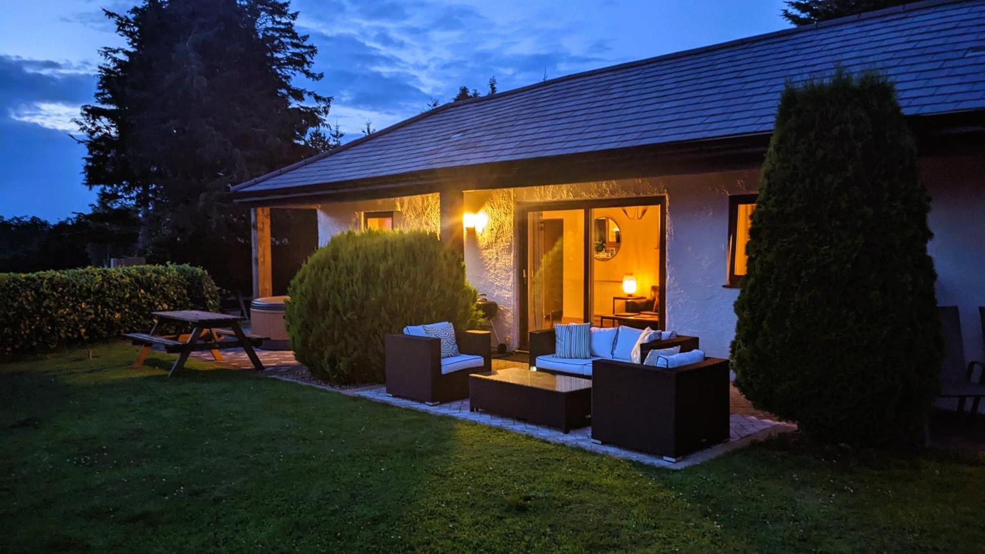 Laurel - Pet-Friendly Cottage With Indoor Pool, Hot Tub & Panoramic Snowdonia Views Colwyn Bay Esterno foto