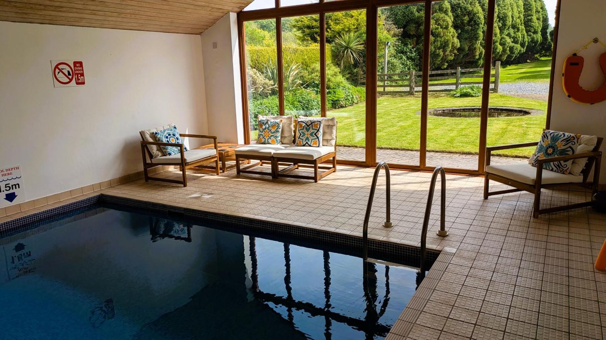 Laurel - Pet-Friendly Cottage With Indoor Pool, Hot Tub & Panoramic Snowdonia Views Colwyn Bay Esterno foto