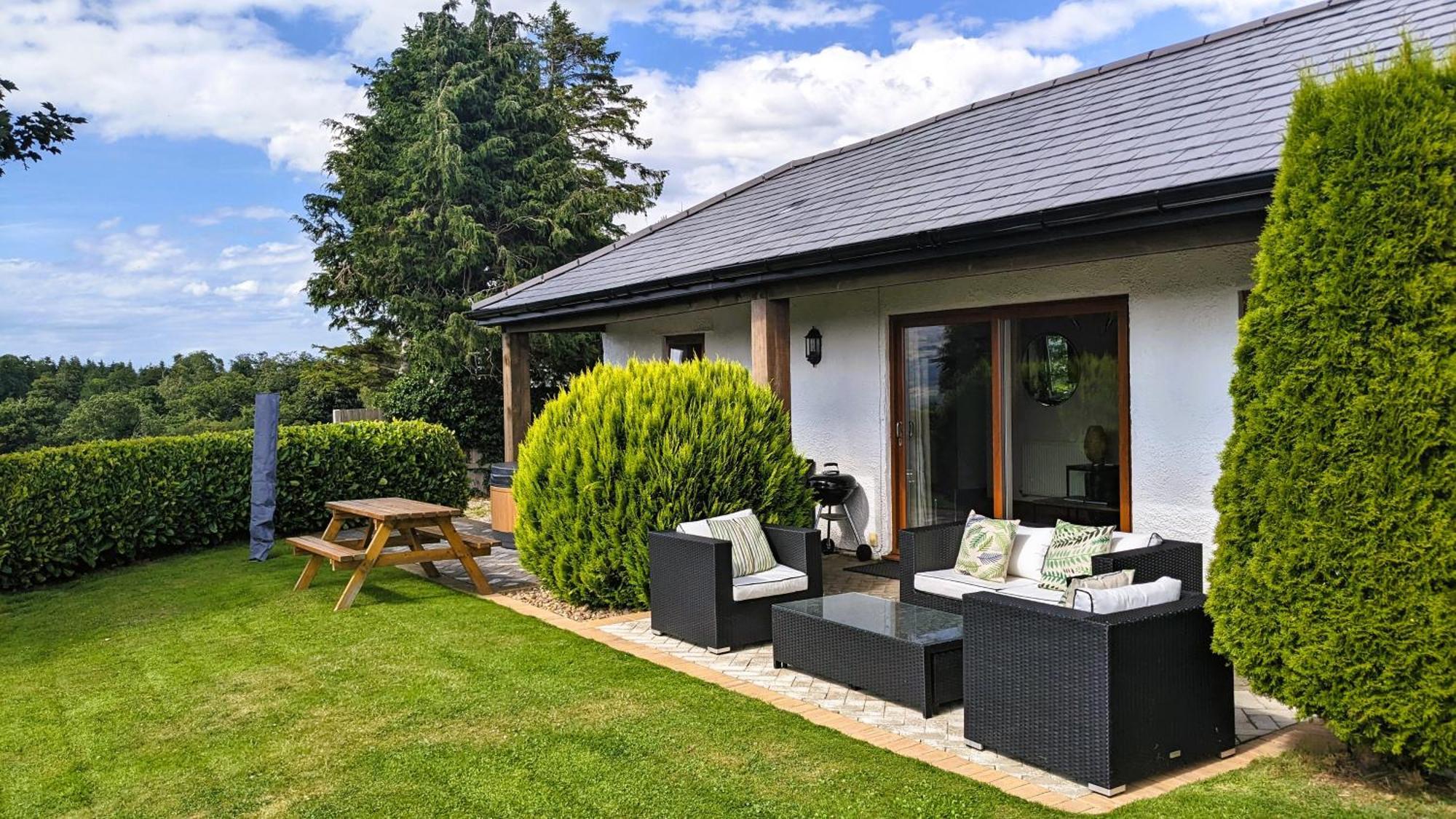 Laurel - Pet-Friendly Cottage With Indoor Pool, Hot Tub & Panoramic Snowdonia Views Colwyn Bay Esterno foto